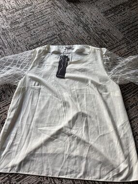 Cream Short-Sleeve Tee with Sheer Patterned Sleeves